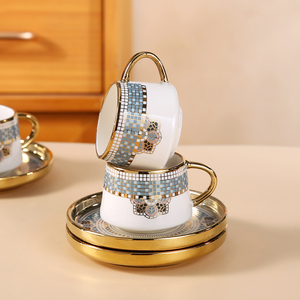 <span class=keywords><strong>Set</strong></span> di Tazze e Piatti in Ceramica e Porcellana con Bordo Dorato, Stile Moderno Occidentale di Lusso per Tè del Pomeriggio Britannico - Product Image 3