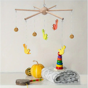 Móvil de madera para bebé con pájaros y cuentas para habitaciones infantiles, estilo escandinavo, 15 cm, decoración artesanal de madera maciza, nuevo regalo para bebé - Product Image 1