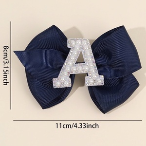 Bán buôn nơ cài tóc trẻ em thanh lịch, tùy chỉnh, làm thủ công bằng ruy băng grosgrain, đính ngọc trai, kẹp cá sấu, đóng gói hộp carton - Product Image 4