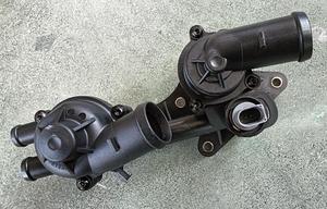 Conjunto de carcasa de termostato de refrigerante de motor 03C121026AR para Seat <span class=keywords><strong>Ibiza</strong></span> VW Jetta 2011-2022 VW Polo 03C121111M 03C121111AM - Product Image 6