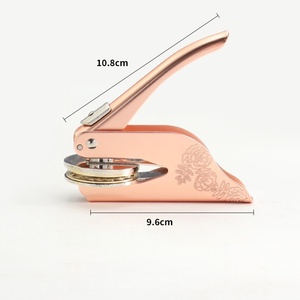 <span class=keywords><strong>Tampon</strong></span> en laiton avec <span class=keywords><strong>logo</strong></span> en cuir <span class=keywords><strong>personnalisé</strong></span> <span class=keywords><strong>Tampon</strong></span> en relief design <span class=keywords><strong>personnalisé</strong></span> - Product Image 2