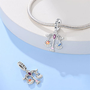 Brazalete de Joyería de Zirconia con Cuentas Colgantes con Diseño de Reloj de Arena, Luna, Estrella y Carta del <span class=keywords><strong>Tarot</strong></span> en Plata, Venta al por Mayor de Fábrica para Dijes DIY para Niños - Product Image 1