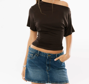 Viviblook Y26TP037 Camiseta de verano para mujer, Top corto informal con hombros descubiertos, cuello elástico de color sólido para mujer - Product Image 1