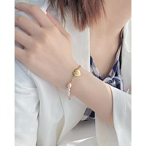 Bracelet pour femme en acier inoxydable plaqué or 18 carats avec pendentif cœur et perles, idéal pour la Saint-Valentin - Product Image 2