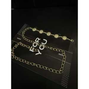 Cinturón de Cadena Dorado para Mujer, Estilo Y2K, Cinturones de Metal de Latón con Detalle de Amuleto Solar - Product Image 1