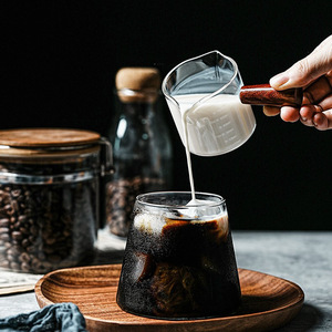 Carafe à lait à double bec verseur avec poignée en bois, échelle graduée, distributeur de cuisine en verre transparent pour assaisonnement et trempage - Product Image 3