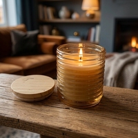 Bougie en cire de soja parfumée en verre ambré côtelé horizontal OEM ODM avec couvercle en bambou pour aromathérapie domestique – Fabrication en usine