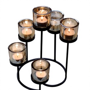 Support de bougie en fer noir à 6 bras avec coupelles en verre ambré résistantes à la chaleur pour la décoration de la maison - Product Image 1
