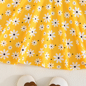 ชุดเด็กผู้หญิงลายดอกไม้น่ารักสำหรับฤดูร้อน ชุดสามชิ้น ผ้าโพลีเอสเตอร์ 100% ระบายอากาศได้ดี - Product Image 6