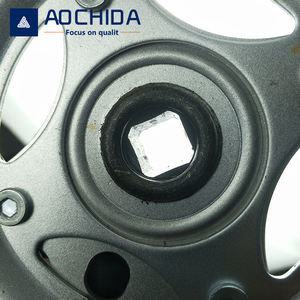 Roue à engrenage variable à <span class=keywords><strong>trois</strong></span> disques de qualité supérieure avec couvercle trou de manivelle carré manivelle de roue dentée de vélo en acier pignon de vélo - Product Image 5