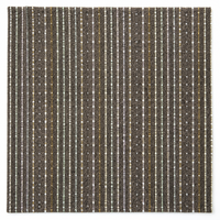 Tissu tricoté 100 % polyester résistant à l'abrasion avec broderie personnalisée, points métalliques et rayures verticales perlées sur toute la surface