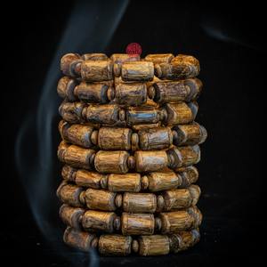 Bracelet de perles de bambou en bois d'agar vieilli de qualité supérieure, taille grande, bois d'Oud naturel, bijoux Feng Shui faits à la main - Product Image 1