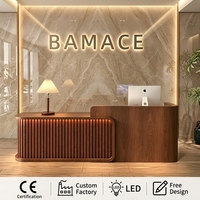Meubles commerciaux sur mesure, comptoir de caisse en bois, table de réception moderne et simple pour salon de beauté et bureau d'entreprise