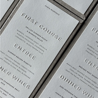 Cartes de menu de mariage très demandées, motif personnalisé, forme rectangulaire, papier artistique holographique métallisé, lettrage en relief