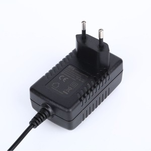 Adaptador de corriente GVE, salida CC de 12V 2.5A para robot aspirador, enchufe para Europa y América - Product Image 1