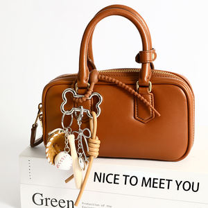 <span class=keywords><strong>Sac</strong></span> de corde de tennis sur le thème du sport fait à la <span class=keywords><strong>main</strong></span> breloque nouveauté porte-clés en cuir PU avec pendentif suspendu pour <span class=keywords><strong>sac</strong></span> à <span class=keywords><strong>main</strong></span> accessoires de sport - Product Image 3