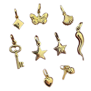 Vente en gros de pendentifs breloques en acier inoxydable doré 18 carats, motifs Lettre, Croix, Étoile, Crâne, Pièce de monnaie, pour la fabrication de bijoux DIY et de porte-clés - Product Image 1