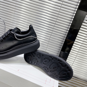 Vente en gros de baskets légères à semelle épaisse en cuir véritable MQ de haute qualité, chaussures de marche décontractées à la mode, chaussures de course MC pour l'extérieur - Product Image 3