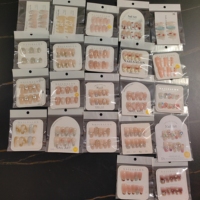 Fournitures pour ongles en gros : Boîte surprise de faux ongles à presser faits main de haute qualité avec motifs