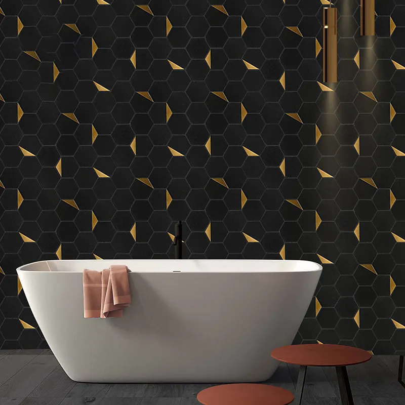 Interno della parete e del pavimento nero lungo hexagon mosaico in ceramica piastrelle del bagno