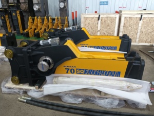 SQ70 New Construction Hydraulic Breaker Auto Grease Accumulator SB81 Model Pump Engine Features Chisel Hammer - Product Image 4