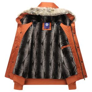 Veste bomber matelassée à col montant et à capuche de style vintage de luxe en gros, mode rétro, logo métallique, veste de vol matelassée, hiver - Product Image 5