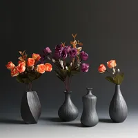 Grosir Buatan Tangan Desain Minimalis Nordic Rumah Dekorasi Kecil Hitam Mini Kuncup Keramik Vas Bunga