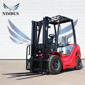 Chariot élévateur diesel NIMBUS à longue durée de vie et faible taux de défaillance, avec caméra de recul en option et mât à trois sections - Product Image 1