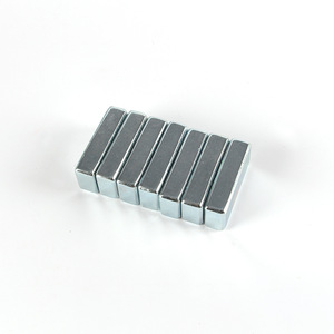El fabricante suministra imanes fuertes de neodimio hierro boro, tiras magnéticas rectangulares de neodimio hierro boro. - Product Image 3
