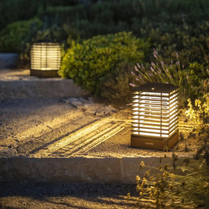 Lampes solaires de jardin LED étanches à lamelles pour patio extérieur, pelouse, allée, cour, lumière chaude - Product Image 1