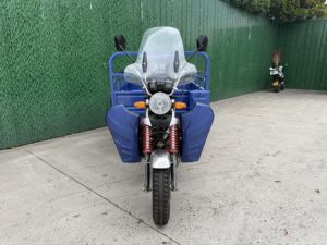 Tricycles motorisés 200cc à refroidissement par air, tricycles à essence à trois roues, tricycles de transport de marchandises - Product Image 2