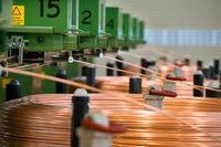 Línea de fundición de varilla de cobre sin oxígeno hacia arriba para producción de alambre de cobre Máquina de fundición hacia arriba