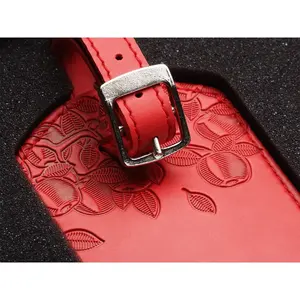 Etiqueta de equipaje de cuero vegano, gadgets sostenibles - Product Image 3