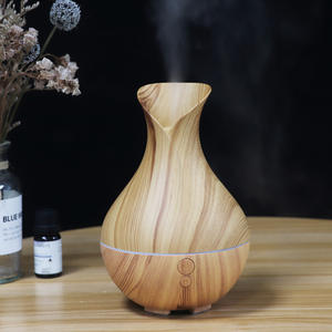 Mini humidificador con diseño de madera, 0.5L, alimentado por USB, con temporizador, para uso doméstico. - Product Image 5