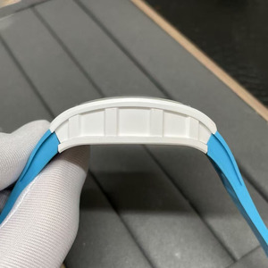 Reloj de pulsera de moda para hombre de alta calidad, elegante y de gama alta, con segunda manecilla hueca, forma de barril, correa de caucho y caja de cerámica. - Product Image 4