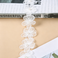 Vente en gros de dentelle brodée 3D avec des perles, ruban de dentelle en organza avec des motifs de papillons et de fleurs pour la décoration de robes de mariée et de vêtements