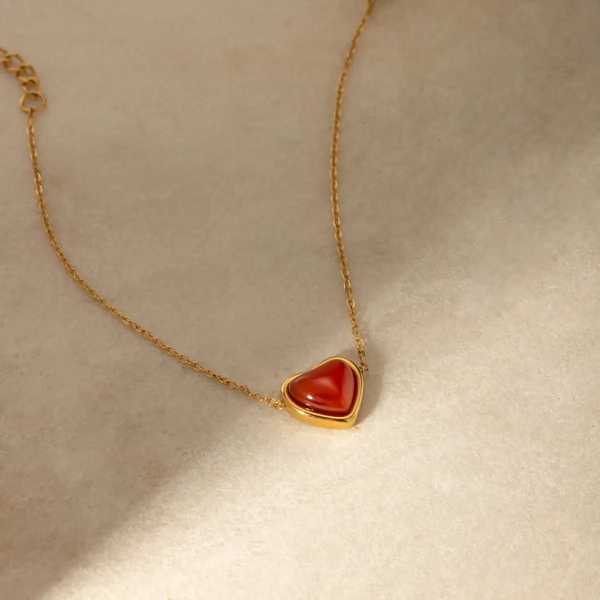 Collana con cuore in pietra naturale in acciaio inox Non appannata in acciaio al titanio rosso tono cuore ciondolo collana gioielli