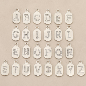 Ciondoli Personalizzati <span class=keywords><strong>a</strong></span> Cuore in Moissanite con Lettere Grandi di Lusso L J <span class=keywords><strong>R</strong></span> D 2 Lettere per Bracciali e Borse - Produttori OEM Personalizzabili - Product Image 4