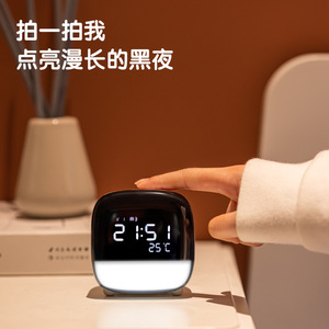 Reloj despertador electrónico Deli 8852 Lcd recargable con luz nocturna para uso en dormitorio - Product Image 4