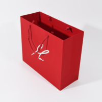 Sac en carton personnalisé de luxe, écologique, recyclable, avec logo, dorure à chaud, mat, gaufré, laminé, blanc, pour magasin de vêtements, robuste