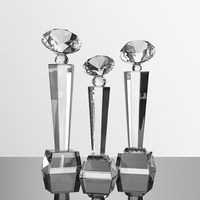 Graviertes Logo Hot Selling Diamant form Kristall Trophäe Glas Kristall Award Trophäe