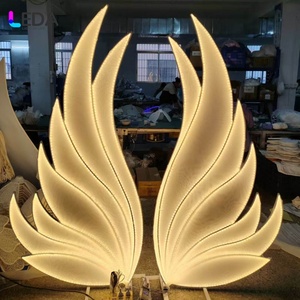 Leda ไฟ LED รูปปีกสีทองสวยงามสำหรับตกแต่งซุ้มโลหะเรืองแสงฉากหลังสำหรับงานเลี้ยง - Product Image 1