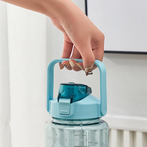 Bouteille d'eau de sport grande capacité WHY86 en plastique, étanche, portable, avec couvercle et paille, graduée, 2L – Vente en gros - Product Image 5