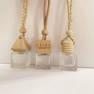 Made In China Mini bouteille de parfum de voiture bouteille en verre pendentif décoration 8ml - Product Image 2