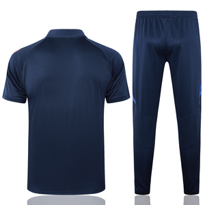 Ensemble d'entraînement de performance en maillot personnalisé de haute qualité Club de costume à séchage rapide pour adolescents Vêtements de football haut de gamme OEM - Product Image 1