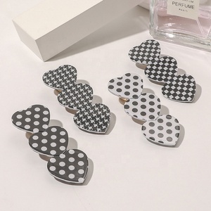 <span class=keywords><strong>YANE</strong></span> Pince à cheveux en acrylique noire et blanche à motif vague, forme cœur, pour femme, style japonais et coréen, adorable - Product Image 2