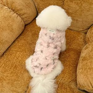 סוודר חורף לכלבים בעיצוב OEM סִגְנוֹן עם לוגו בהתאמה אישית, עיצוב דובי, חם ונוח לטיולים ופעילויות בפארק - Product Image 3