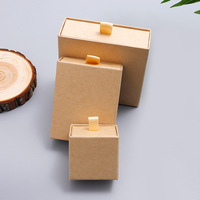 Boîte à bijoux en carton kraft personnalisée en gros avec impression de logo, emballage miniature de luxe, petites boîtes cadeaux en papier pour colliers et bagues