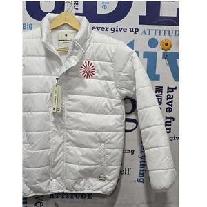 Veste coupe-vent à capuche très demandée pour l'extérieur, résistante au vent et à séchage rapide, pour une utilisation en toutes saisons, en vente - Product Image 1