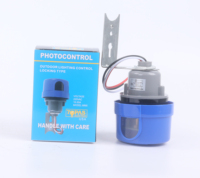 Interruptor de Luz Solar con Sensor Fotoeléctrico para Exteriores, Cuerpo de Policarbonato Impermeable con Bloqueo Giratorio y Soporte, Garantía de 3 Años